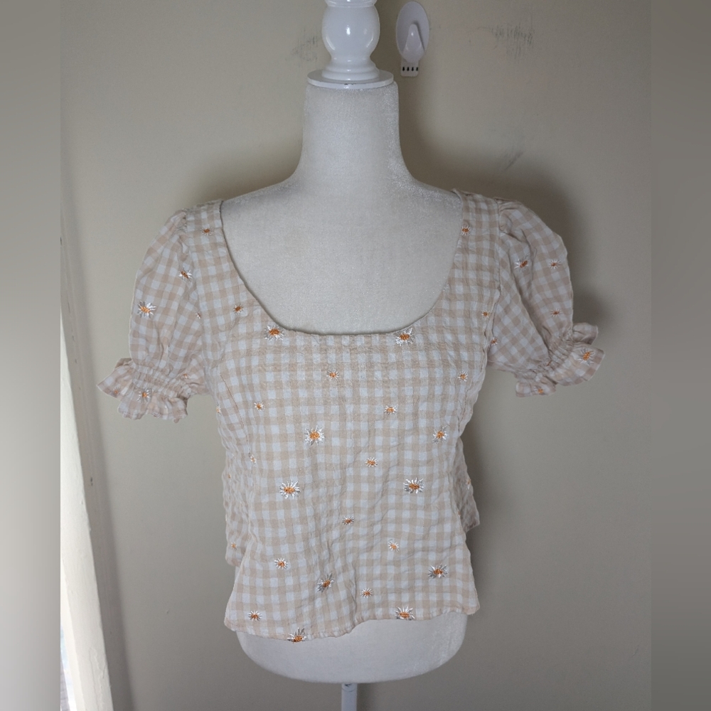 Milkmaid L Embroidered Puff Sleeve  Women's Top Gingham‎ Checkered Tan/White
